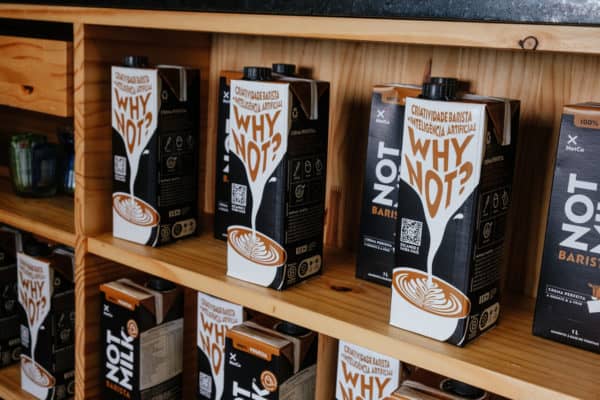 NotCo lança clube exclusivo para baristas e apresenta leite vegetal especial para bebidas com café