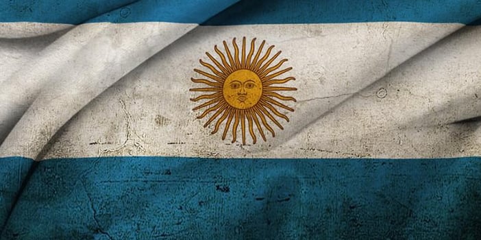 Mercados argentinos têm dia sombrio e peso informal bate recorde a 525 pesos...