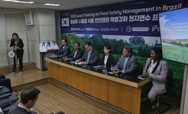 Ministro recebe autoridades da Coreia do Sul para lançamento de programa de cooperação sobre segurança de alimentos