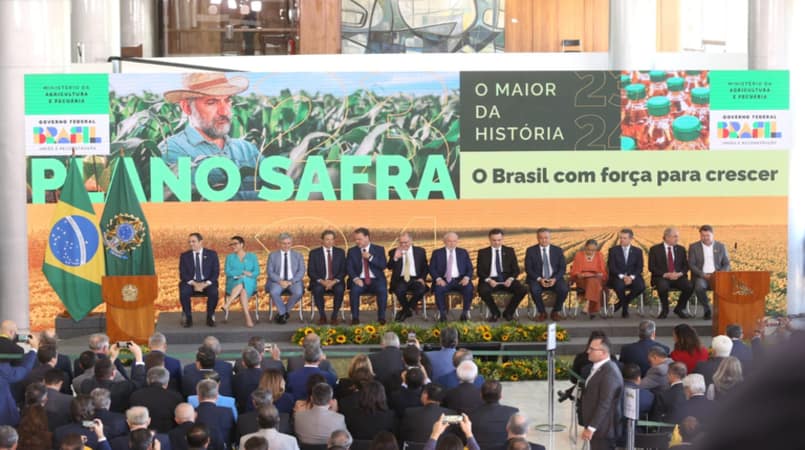 Governo Lula anuncia R 36422 bilhoes para o Plano Safra