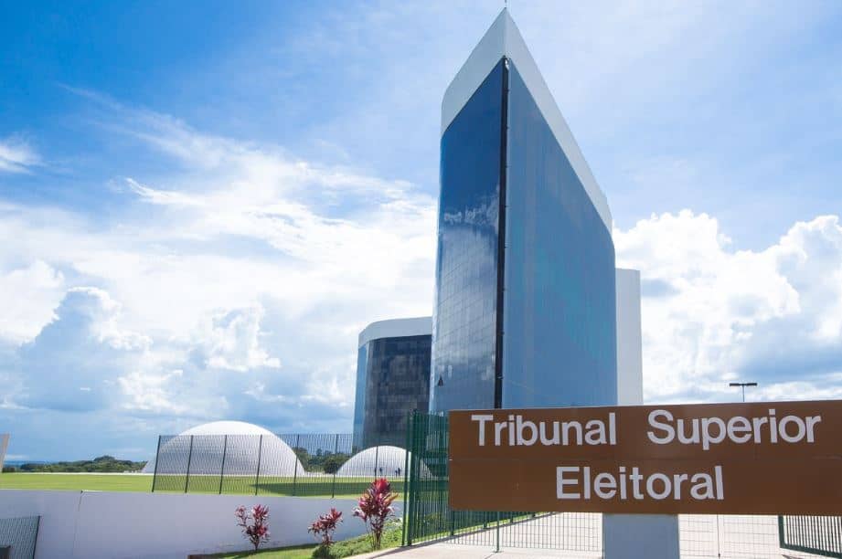 Julgamento de Bolsonaro comeca com pedido de inelegibilidade defesa ver