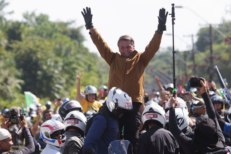 Reuters Quatro dias antes da eleicao Bolsonaro usa denuncia sobre scaled