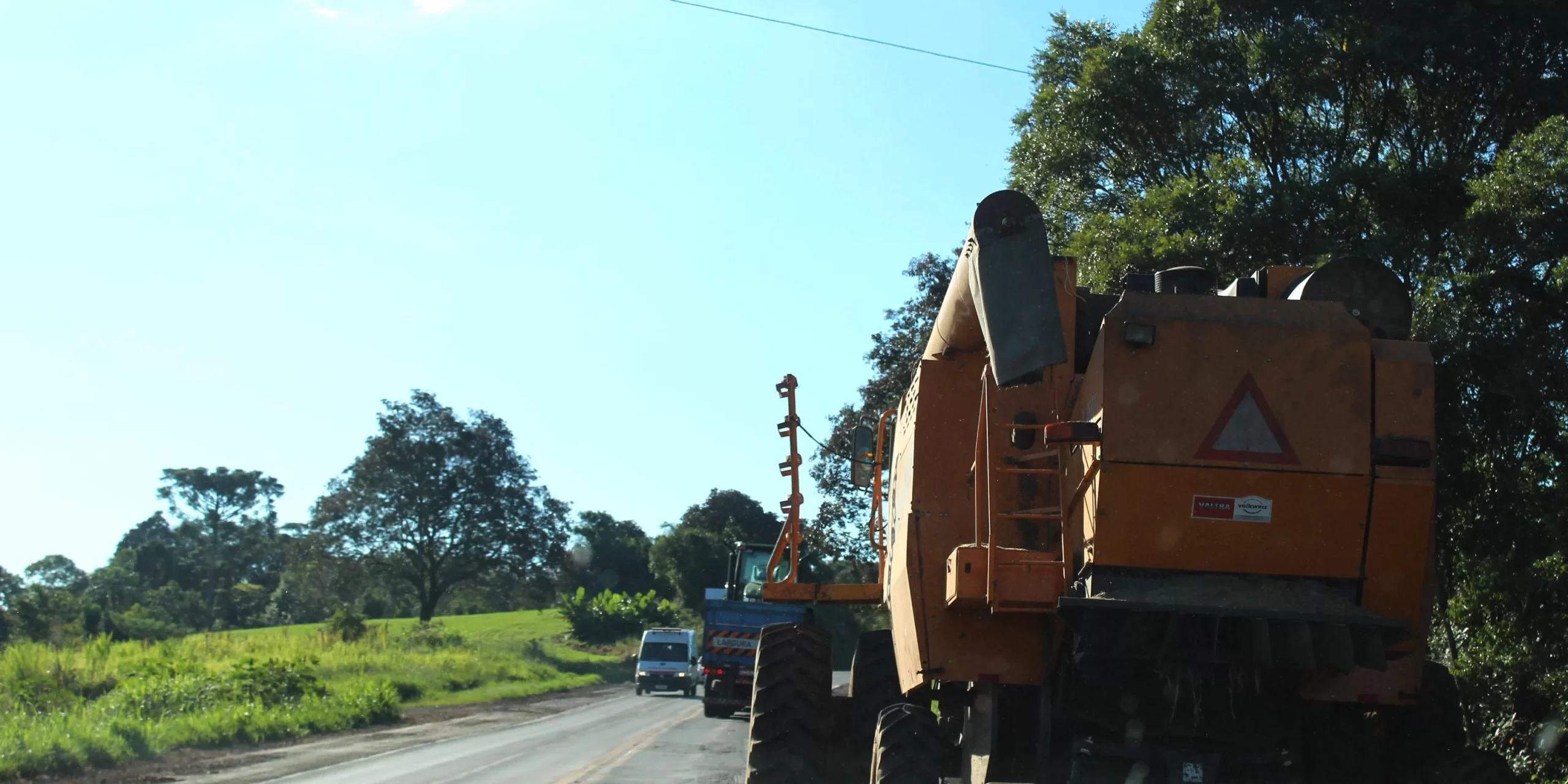 Projeto de lei prevê menos burocracia no tráfego de veículos agrícolas em rodovias