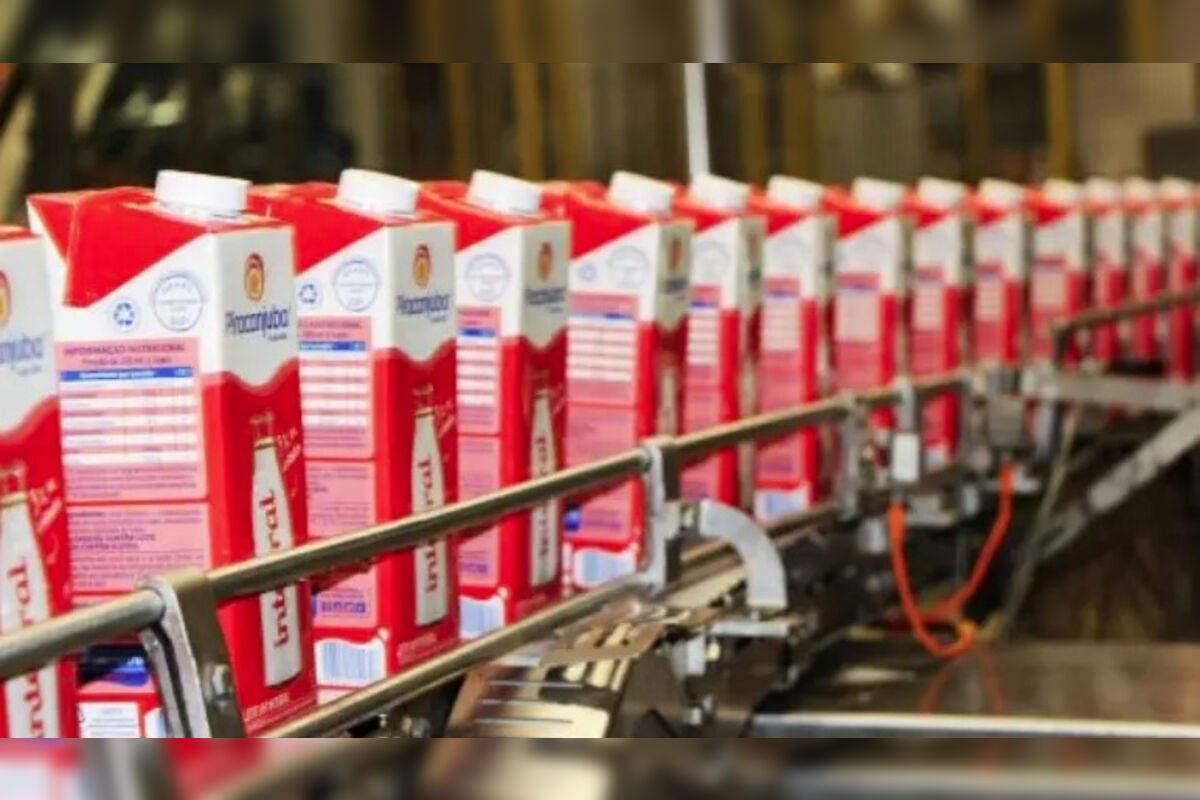 Bolsonaristas boicotam leite por marca da mesma empresa • DOL