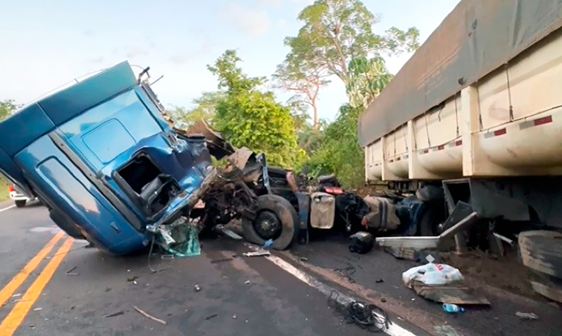 Cabine de carreta é quase arrancada em violenta colisão em rodovia de Mato Grosso – Só Notícias