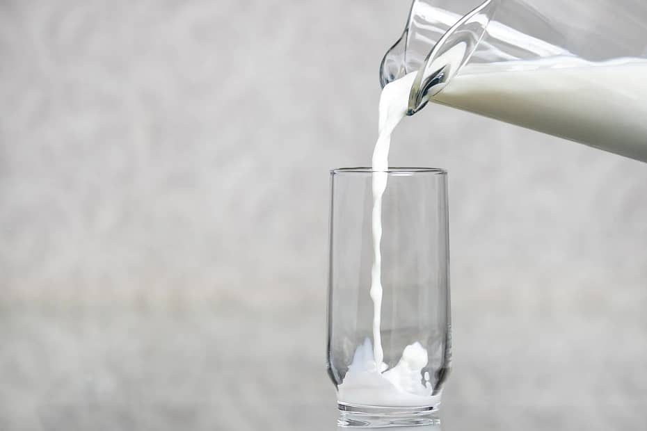 Preço do leite ao produtor pode recuar mais antes de estabilizar